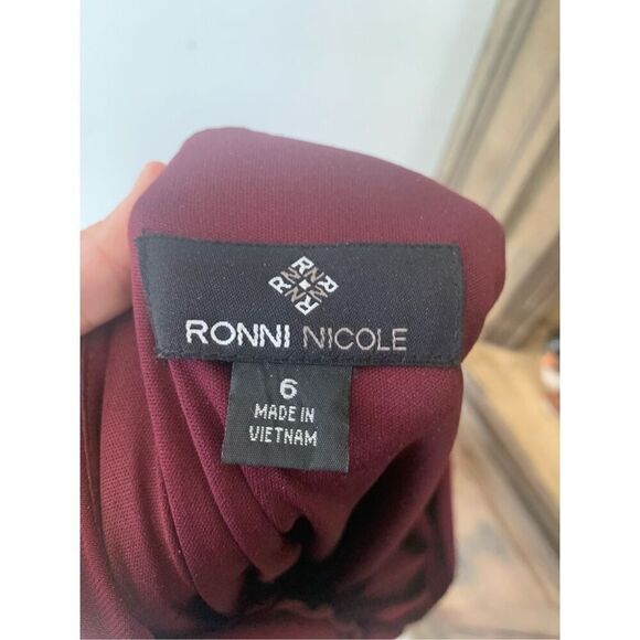 Ronni Nicole Fitted Burgundy Dress - Picture 3 of 8